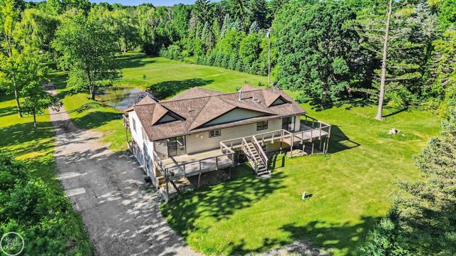 755 E Romeo Road, Leonard, MI 48367