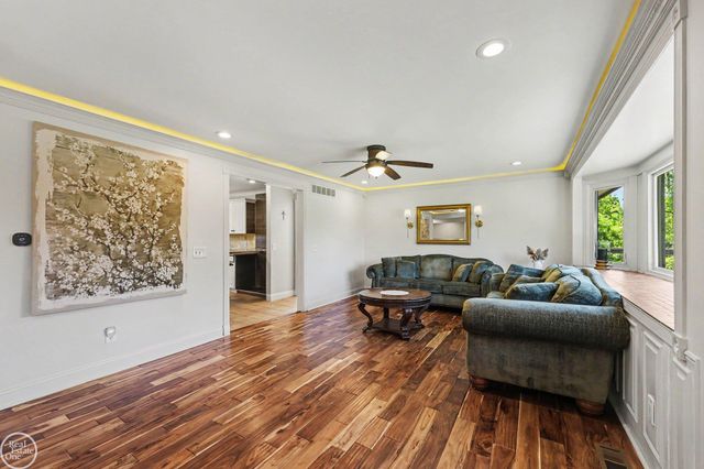 755 E Romeo Road, Leonard, MI 48367