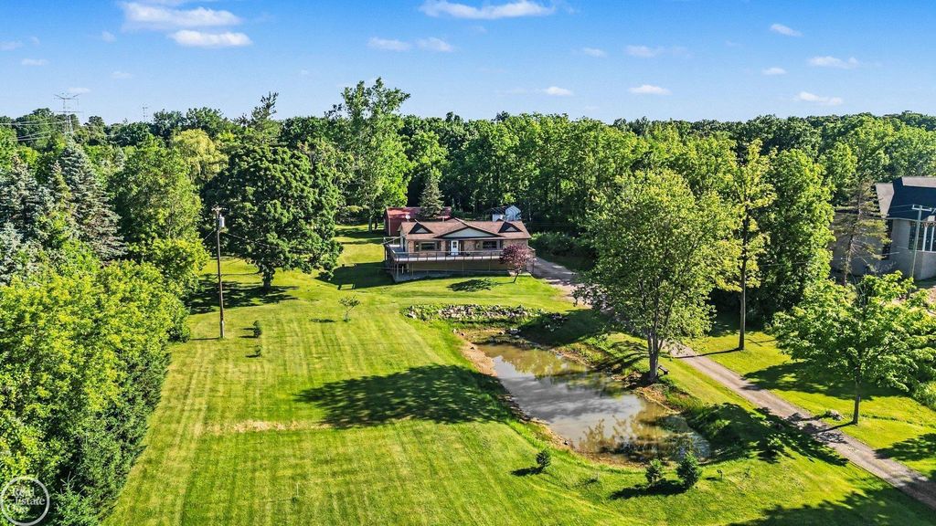 755 E Romeo Road, Leonard, MI 48367