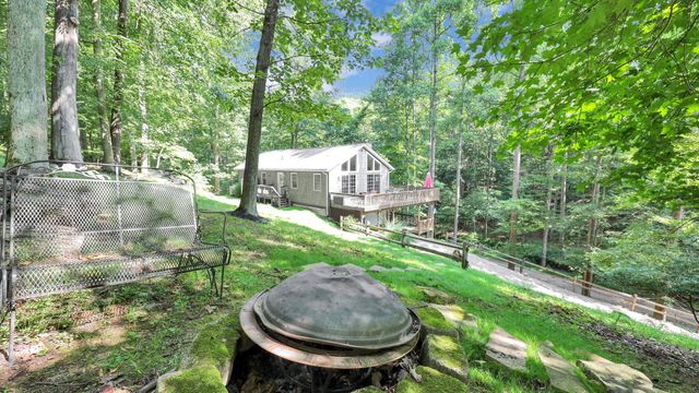 1893 Beaver Lane, Sugar Grove, OH 43155