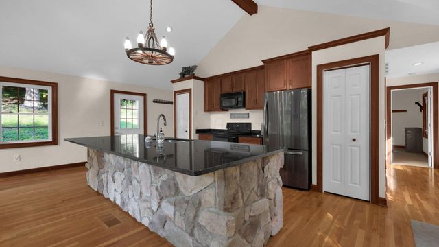 1893 Beaver Lane, Sugar Grove, OH 43155