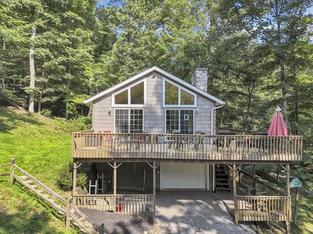 1893 Beaver Lane, Sugar Grove, OH 43155