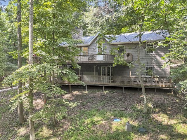 1893 Beaver Lane, Sugar Grove, OH 43155