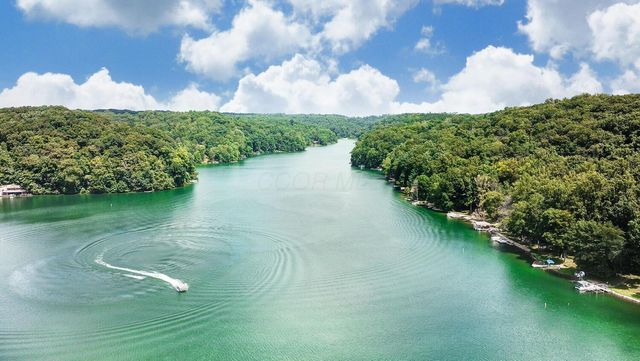 1893 Beaver Lane, Sugar Grove, OH 43155