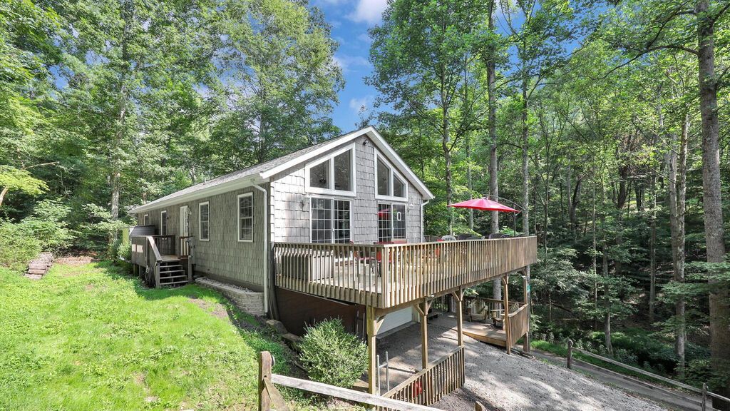 1893 Beaver Lane, Sugar Grove, OH 43155