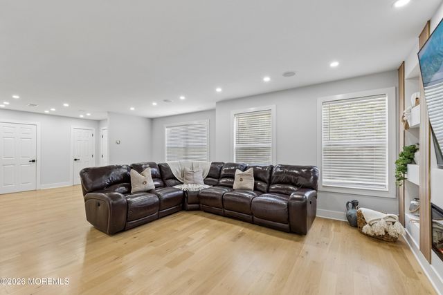 7 Andrew Street, Howell, NJ 07731
