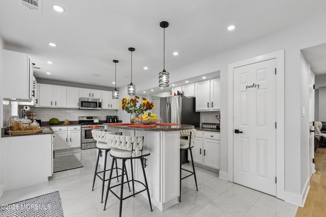 7 Andrew Street, Howell, NJ 07731