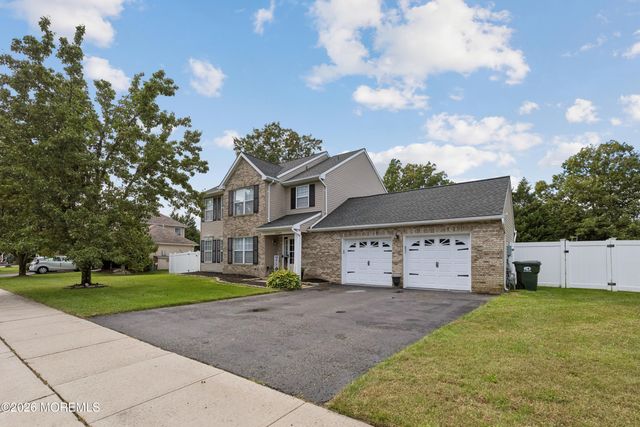 7 Andrew Street, Howell, NJ 07731