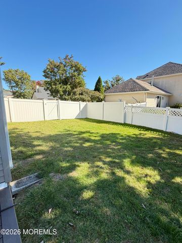 7 Andrew Street, Howell, NJ 07731