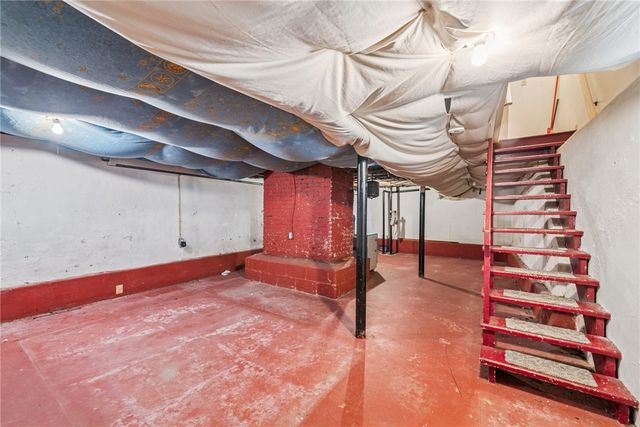 373 Copperfield Ave, Carrick, PA 15210