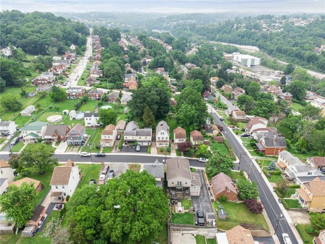 373 Copperfield Ave, Carrick, PA 15210