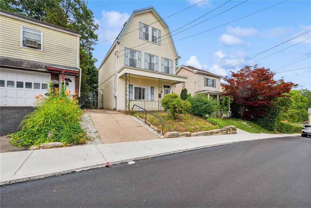 373 Copperfield Ave, Carrick, PA 15210