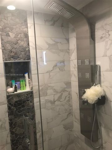 8870 Fontainebleau Blvd 401, Miami, FL 33172