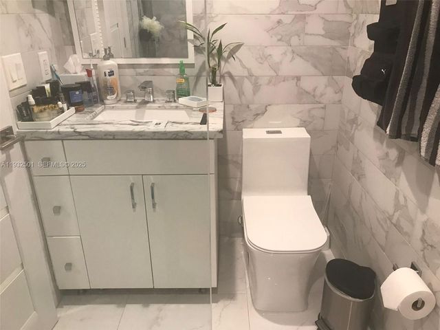 8870 Fontainebleau Blvd 401, Miami, FL 33172