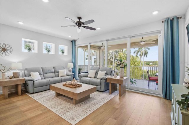 395 ARUBA CIRCLE 102, Bradenton, FL 34209