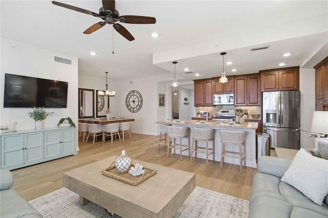 395 ARUBA CIRCLE 102, Bradenton, FL 34209
