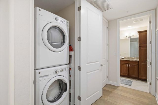 395 ARUBA CIRCLE 102, Bradenton, FL 34209