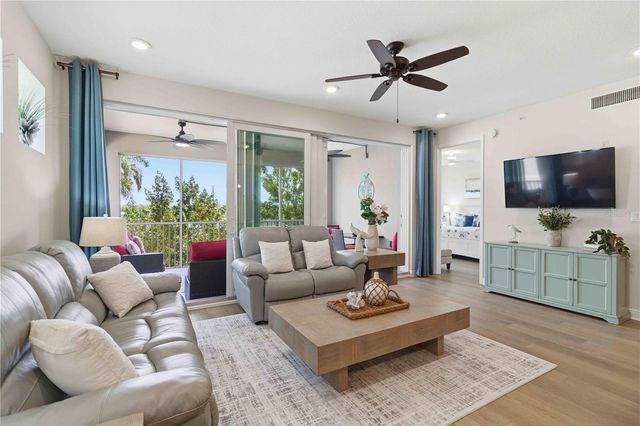 395 ARUBA CIRCLE 102, Bradenton, FL 34209