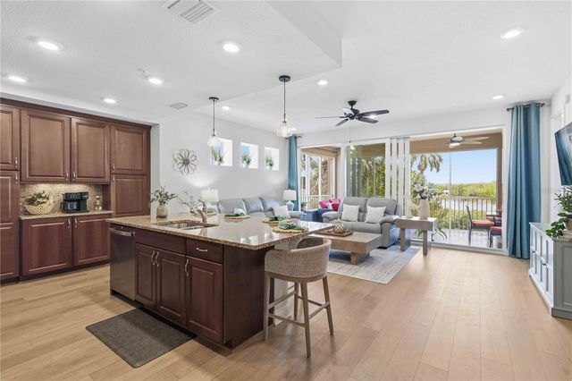 395 ARUBA CIRCLE 102, Bradenton, FL 34209