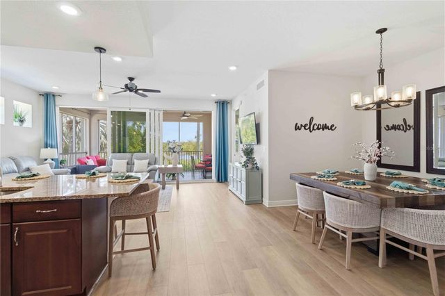 395 ARUBA CIRCLE 102, Bradenton, FL 34209