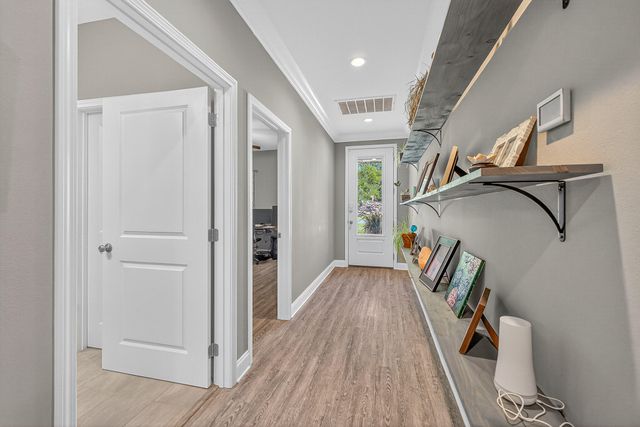 61B 6Th Street, Shalimar, FL 32579