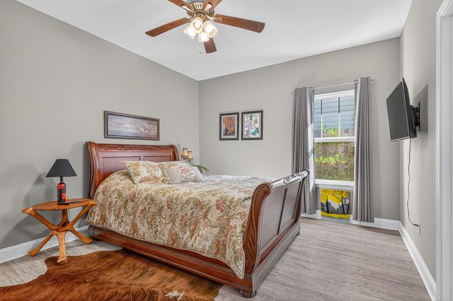 61B 6Th Street, Shalimar, FL 32579