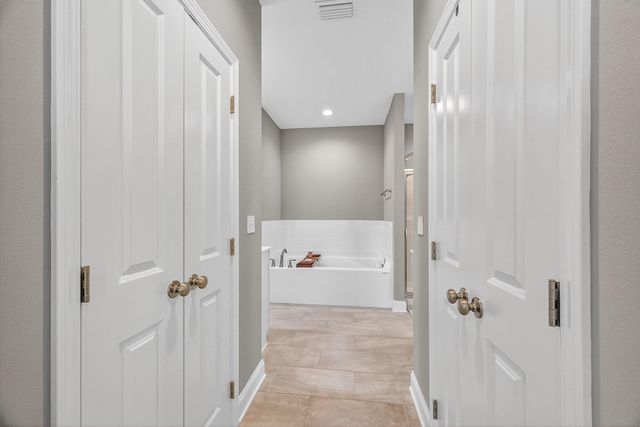 61B 6Th Street, Shalimar, FL 32579