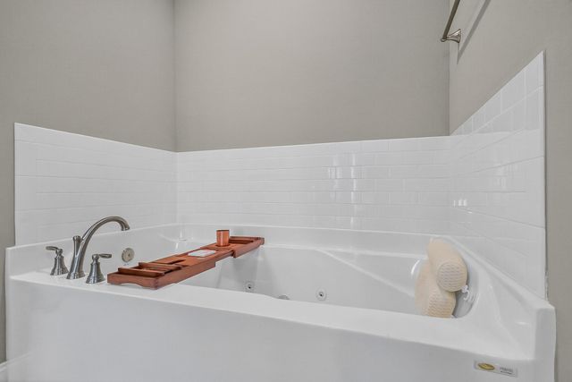 61B 6Th Street, Shalimar, FL 32579