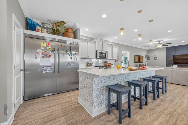 61B 6Th Street, Shalimar, FL 32579