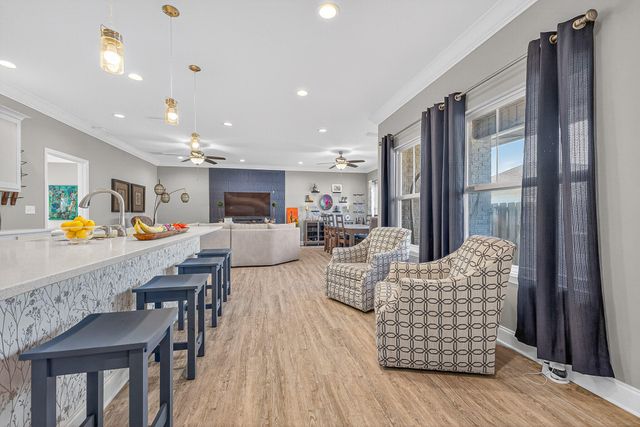 61B 6Th Street, Shalimar, FL 32579