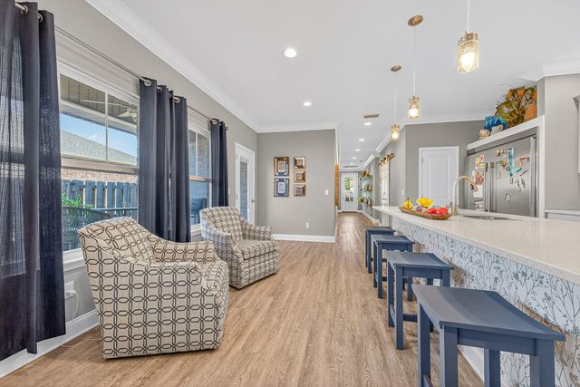 61B 6Th Street, Shalimar, FL 32579