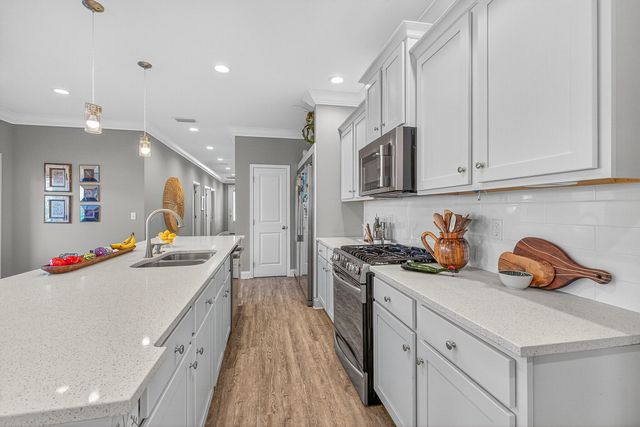 61B 6Th Street, Shalimar, FL 32579