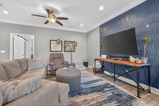 61B 6Th Street, Shalimar, FL 32579