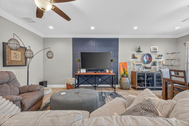 61B 6Th Street, Shalimar, FL 32579