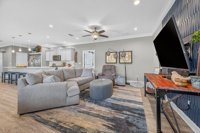 61B 6Th Street, Shalimar, FL 32579