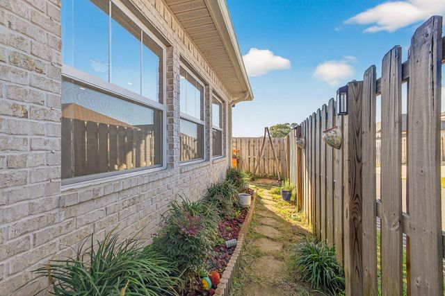 61B 6Th Street, Shalimar, FL 32579