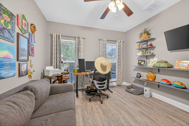 61B 6Th Street, Shalimar, FL 32579