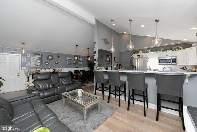 608 FOUNTAIN AVE, Cinnaminson, NJ 08077