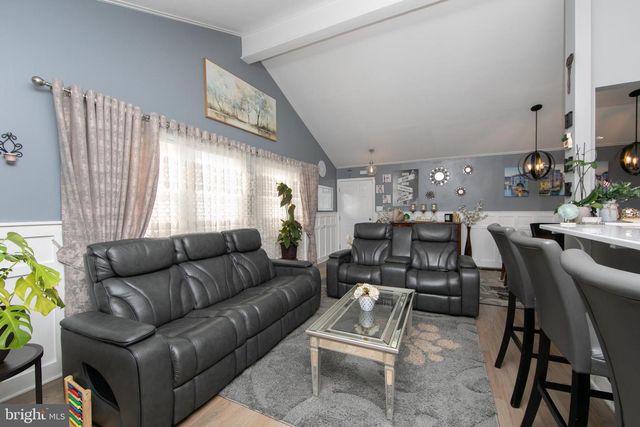 608 FOUNTAIN AVE, Cinnaminson, NJ 08077