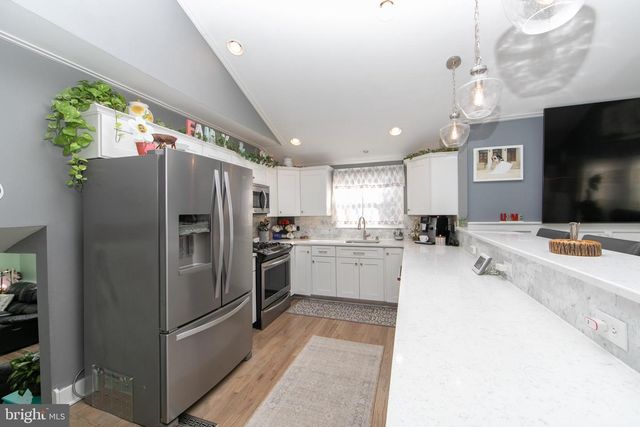 608 FOUNTAIN AVE, Cinnaminson, NJ 08077