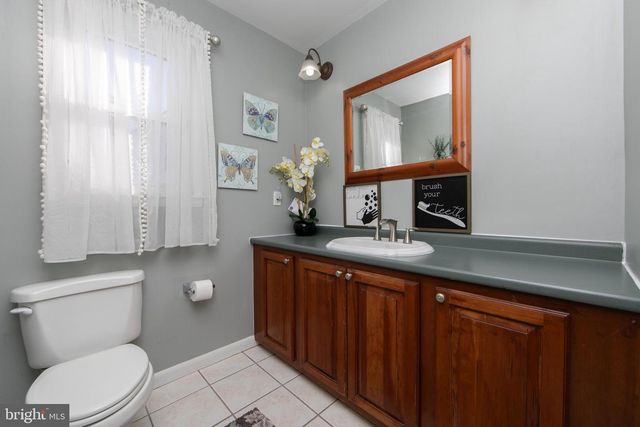 608 FOUNTAIN AVE, Cinnaminson, NJ 08077