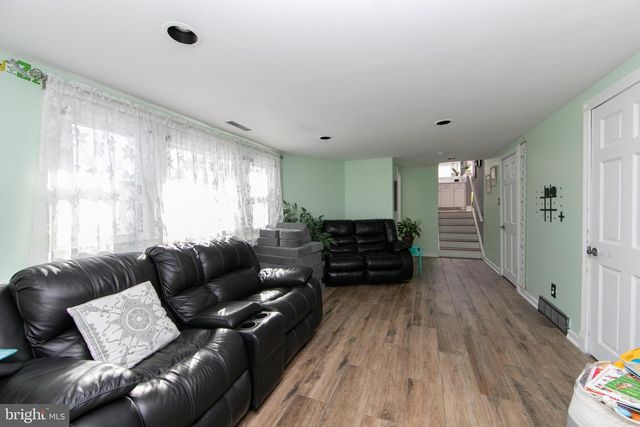 608 FOUNTAIN AVE, Cinnaminson, NJ 08077