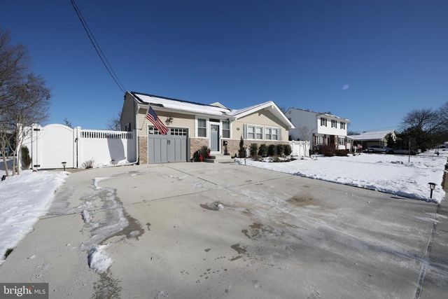 608 FOUNTAIN AVE, Cinnaminson, NJ 08077