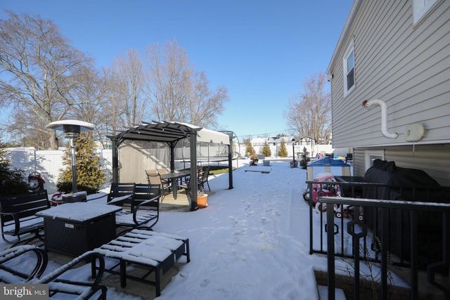 608 FOUNTAIN AVE, Cinnaminson, NJ 08077