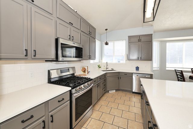 4839 W WESTERN HILLS DR, Riverton, UT 84096