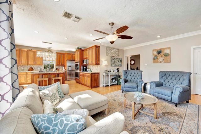 2525 Breaux Trace, Seabrook, TX 77586