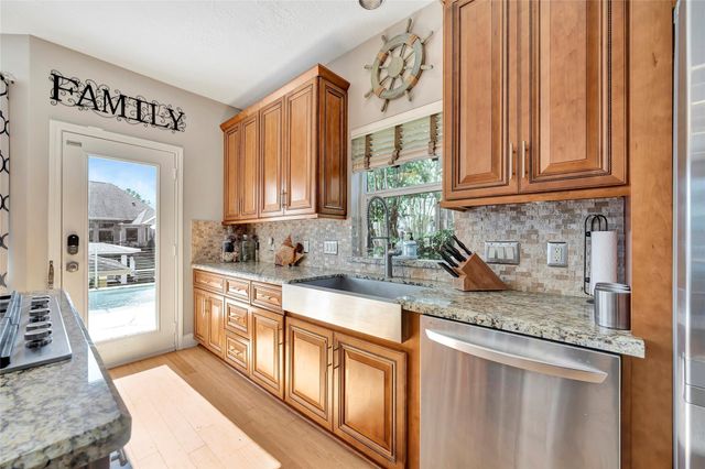 2525 Breaux Trace, Seabrook, TX 77586
