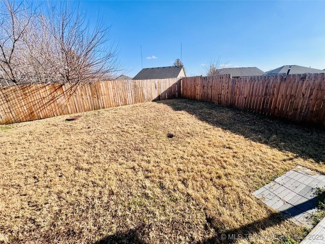 9145 S 253rd East Avenue, Broken Arrow, OK 74014