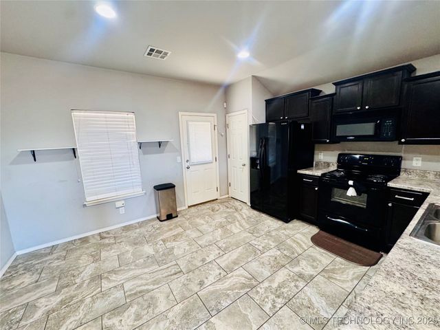 9145 S 253rd East Avenue, Broken Arrow, OK 74014