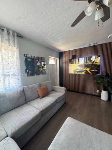 2434 Pierce St 2434, Hollywood, FL 33020